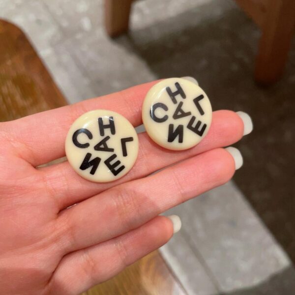 réplica,joyas,joyería,1:1,replica,fake,lujo,barato Pendientes Chanel con letras redondas (0664)