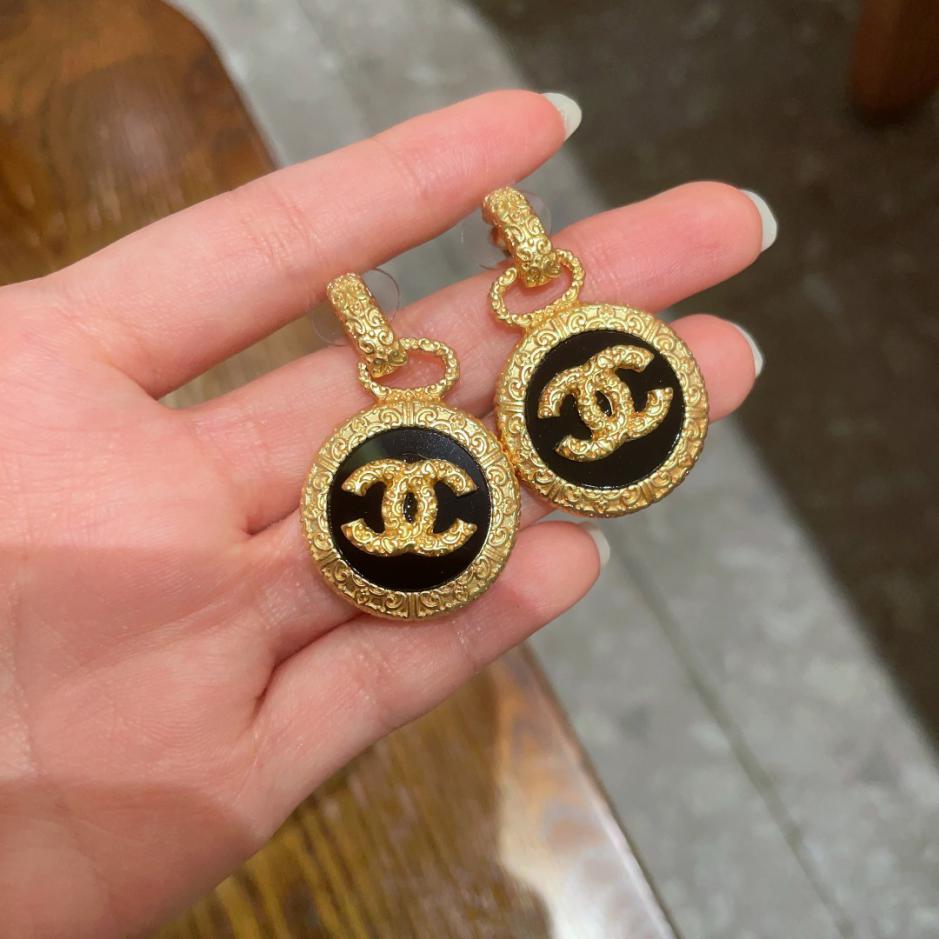réplica,joyas,joyería,1:1,replica,fake,lujo,barato réplica,joyas,joyería,1:1,replica,fake,lujo,barato Aretes Chanel Doble C (577B)