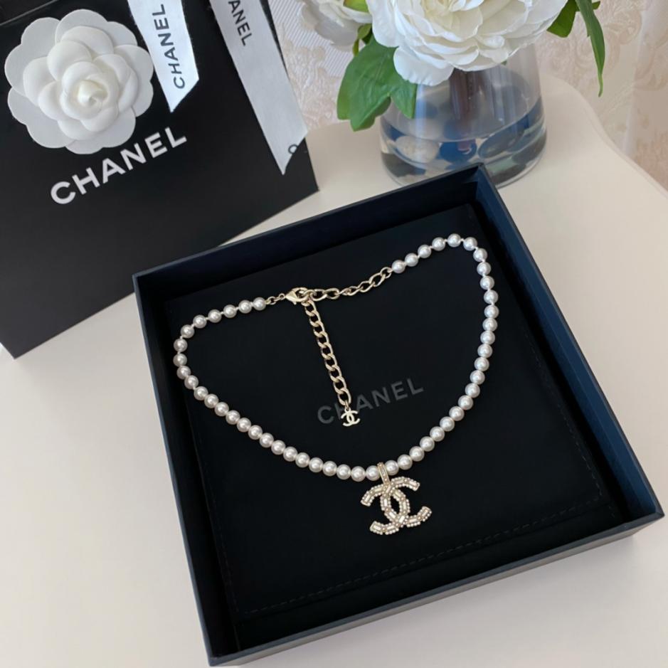 réplica,joyas,joyería,1:1,replica,fake,lujo,barato réplica,joyas,joyería,1:1,replica,fake,lujo,barato Collar de perlas Chanel Doble C (00C2)