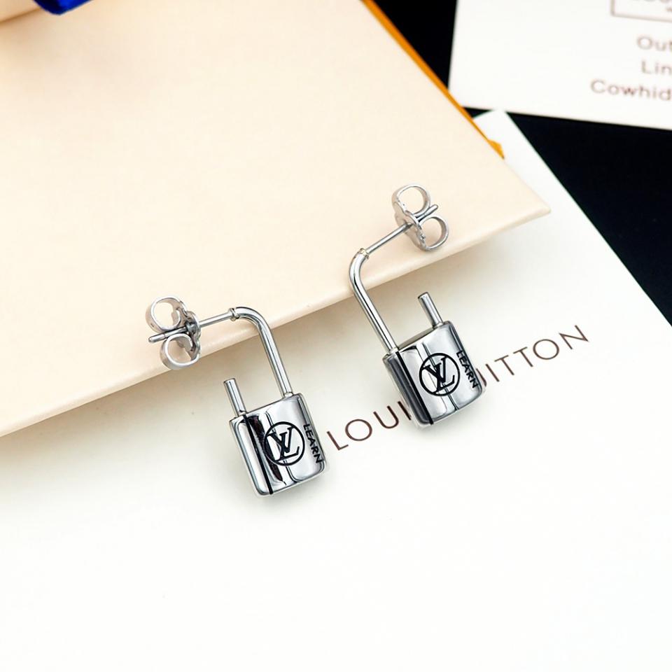 réplica,joyas,joyería,1:1,replica,fake,lujo,barato réplica,joyas,joyería,1:1,replica,fake,lujo,barato Pendientes Lockit plateados de edición limitada Charity Lock de Louis Vuitton (2381)