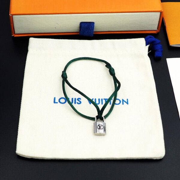 réplica,joyas,joyería,1:1,replica,fake,lujo,barato Nueva pulsera con candado benéfico para parejas de Louis Vuitton verde oscuro (8E3C)