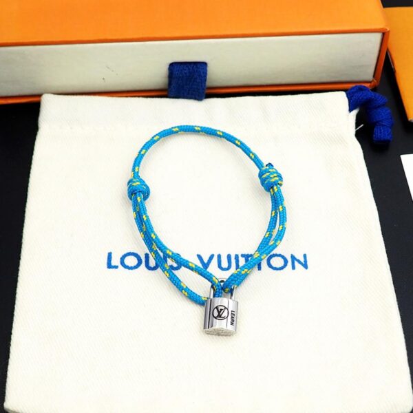 réplica,joyas,joyería,1:1,replica,fake,lujo,barato Nueva pulsera benéfica con cierre de pareja de Louis Vuitton con lunares azules (415E)