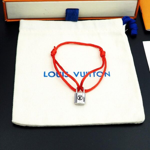 réplica,joyas,joyería,1:1,replica,fake,lujo,barato Pulsera benéfica con candado rojo para pareja de Louis Vuitton (8E21)