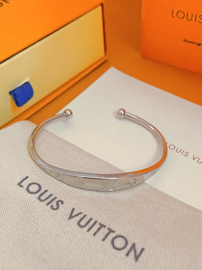 réplica,joyas,joyería,1:1,replica,fake,lujo,barato réplica,joyas,joyería,1:1,replica,fake,lujo,barato Louis Vuitton nuevo brazalete semiabierto (F5E8)