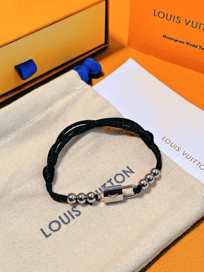 réplica,joyas,joyería,1:1,replica,fake,lujo,barato réplica,joyas,joyería,1:1,replica,fake,lujo,barato Pulsera con cierre benéfico Lockit de plata de Louis Vuitton (A97D)