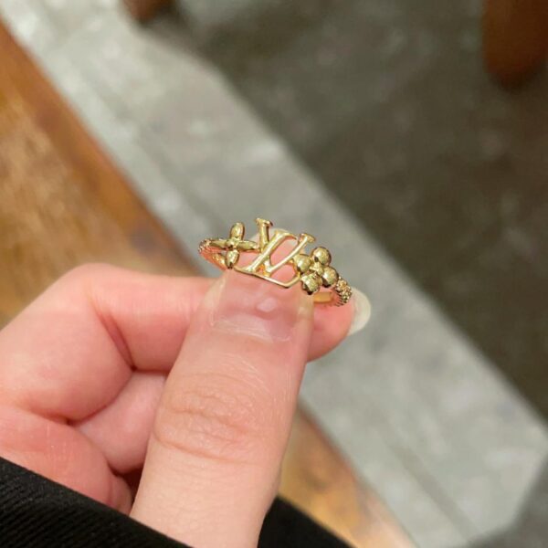 réplica,joyas,joyería,1:1,replica,fake,lujo,barato Anillo con letras para presbicia Louuis Vuitton (0874)