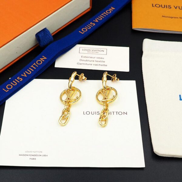réplica,joyas,joyería,1:1,replica,fake,lujo,barato Los nuevos pendientes de perlas semicirculares en forma de U de Louis Vuitton (53E5)