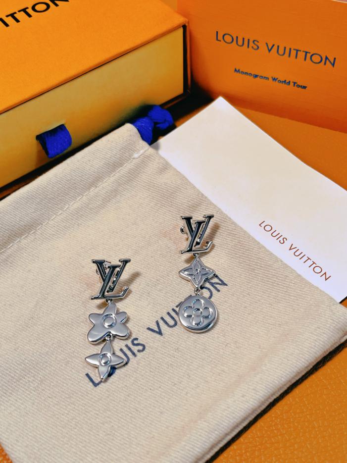 réplica,joyas,joyería,1:1,replica,fake,lujo,barato réplica,joyas,joyería,1:1,replica,fake,lujo,barato Collar Craggy con monograma de Louuis Vuitton (C46B)