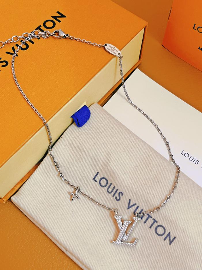 réplica,joyas,joyería,1:1,replica,fake,lujo,barato réplica,joyas,joyería,1:1,replica,fake,lujo,barato Nuevo collar de plata LV Iconic de Louis Vuitton (5972)