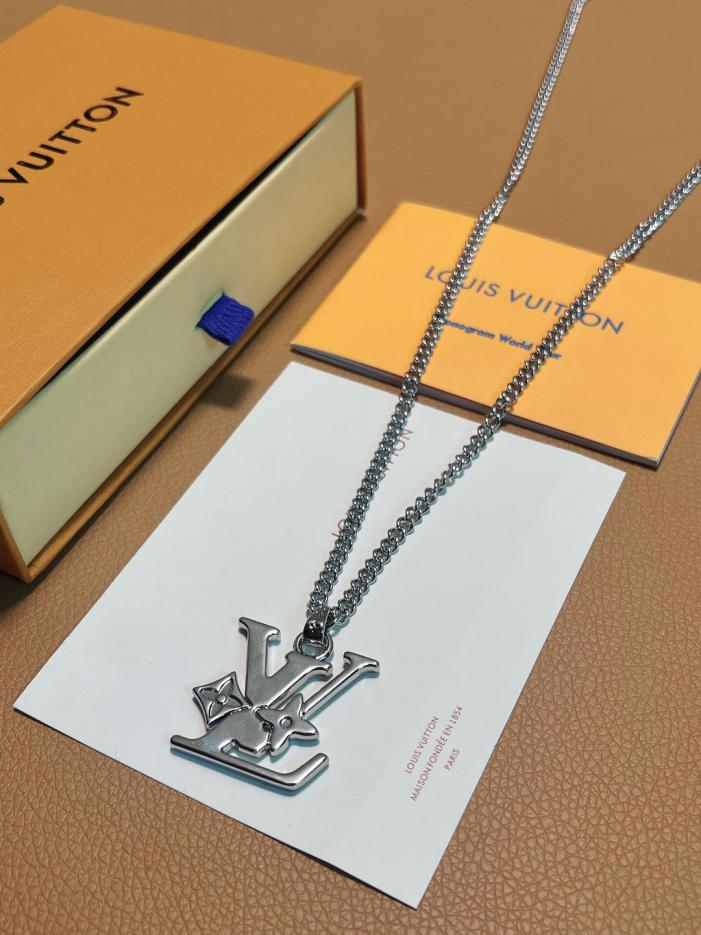 réplica,joyas,joyería,1:1,replica,fake,lujo,barato réplica,joyas,joyería,1:1,replica,fake,lujo,barato Collar Louuis Vuitton MONOGRAM ROW (C1EE)