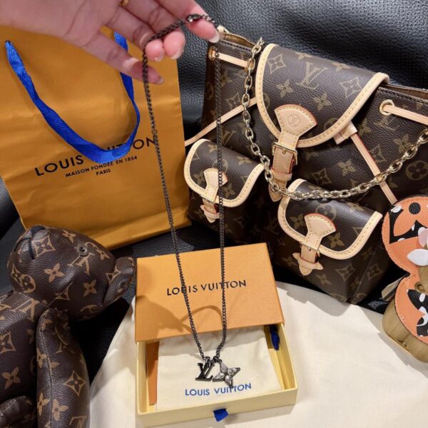réplica,joyas,joyería,1:1,replica,fake,lujo,barato Louis Vuitton Collar con letras de flores con incrustaciones a mano sincronizadas en mostrador (4073)