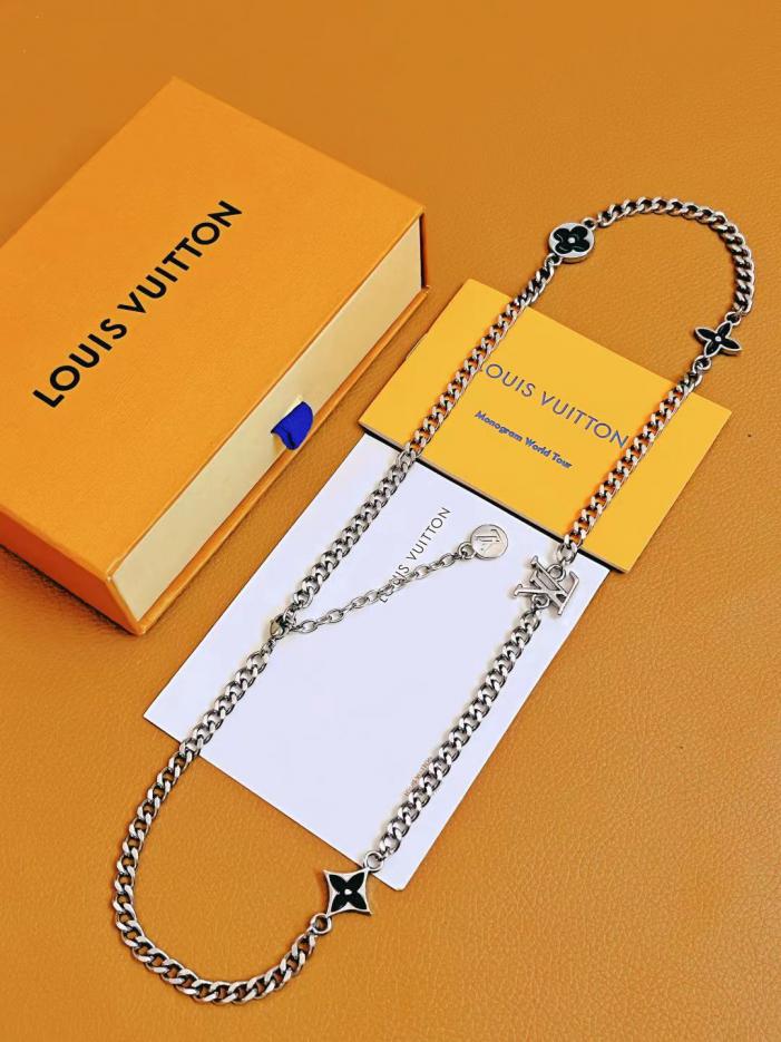 réplica,joyas,joyería,1:1,replica,fake,lujo,barato réplica,joyas,joyería,1:1,replica,fake,lujo,barato Collar Louuis Vuitton Spike Charms (31FB)