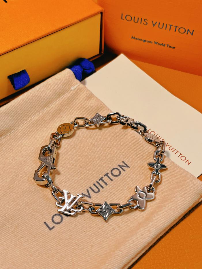 réplica,joyas,joyería,1:1,replica,fake,lujo,barato réplica,joyas,joyería,1:1,replica,fake,lujo,barato Pulsera Craggy con monograma de Louuis Vuitton (4497)