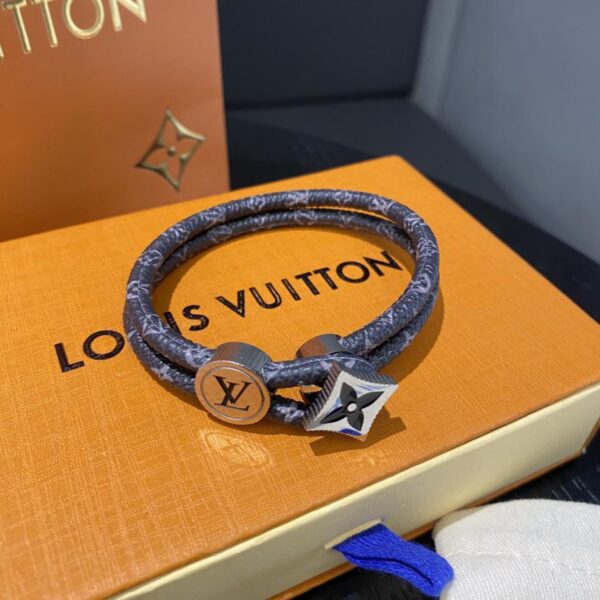 réplica,joyas,joyería,1:1,replica,fake,lujo,barato Pulsera decorativa de metal con logo LV impreso, mismo estilo para hombre y mujer (C328)