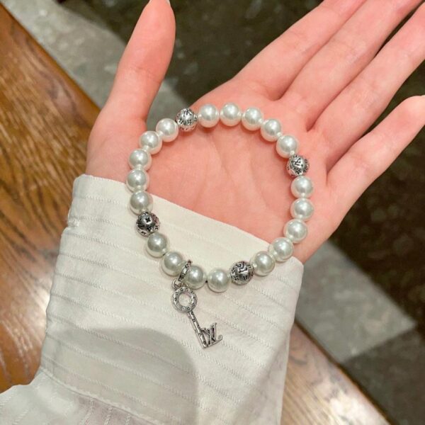 réplica,joyas,joyería,1:1,replica,fake,lujo,barato Pulsera Louis Vuitton con letras de perlas naturales (867E)