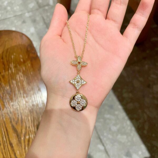 réplica,joyas,joyería,1:1,replica,fake,lujo,barato Collar con colgante con diseño clásico de LOUISVUITTON y logotipo de la marca LV (7C02)