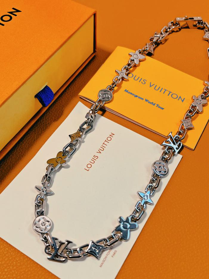 réplica,joyas,joyería,1:1,replica,fake,lujo,barato réplica,joyas,joyería,1:1,replica,fake,lujo,barato Collar Craggy con monograma de Louuis Vuitton (1462)