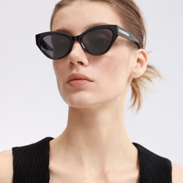 réplica,joyas,joyería,1:1,replica,fake,lujo,barato Gafas de sol FENDI de máxima calidad original MODELO FE 40026U