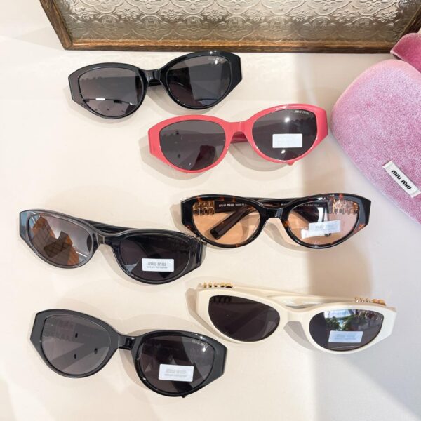 réplica,joyas,joyería,1:1,replica,fake,lujo,barato Gafas de sol MIU MIU de máxima calidad original MODELO SMU68N
