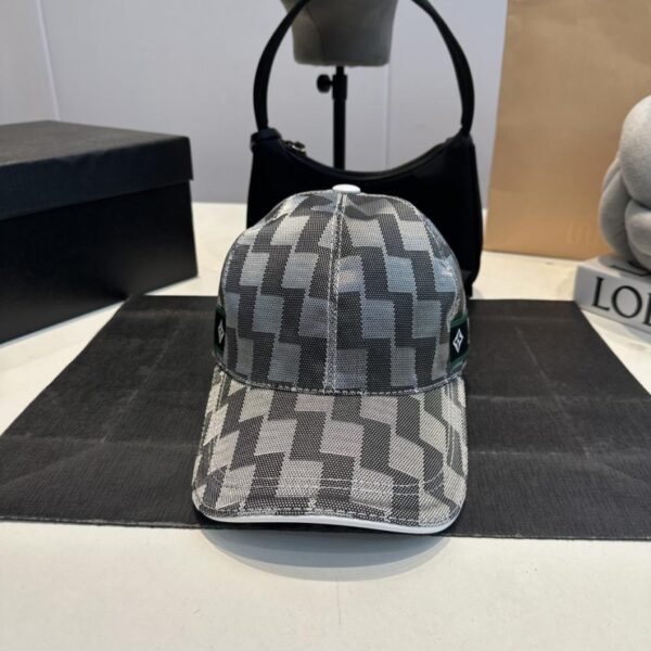 réplica,joyas,joyería,1:1,replica,fake,lujo,barato Nueva gorra de béisbol original de Louis Vuitton, estampado clásico de tablero de ajedrez (E386)