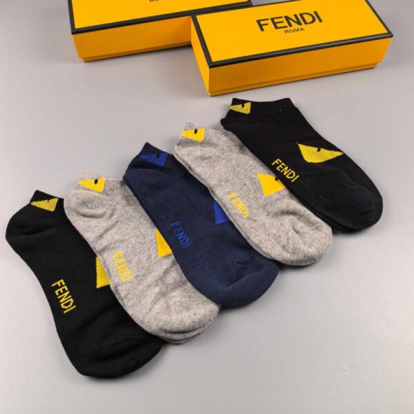 réplica,joyas,joyería,1:1,replica,fake,lujo,barato Calcetines Fendi, versátiles, antibacterianos, absorbentes del sudor y desodorantes, cinco pares en caja (16BC)