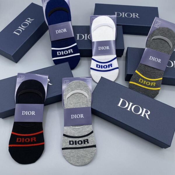 réplica,joyas,joyería,1:1,replica,fake,lujo,barato Nuevos calcetines invisibles Dior, versátiles, antibacterianos, absorbentes del sudor y desodorantes, cinco pares en caja (91DC)