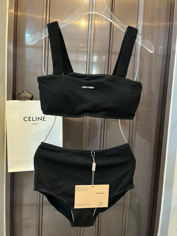 réplica,joyas,joyería,1:1,replica,fake,lujo,barato réplica,joyas,joyería,1:1,replica,fake,lujo,barato Costume da bagno bikini tankini di Miu Miu