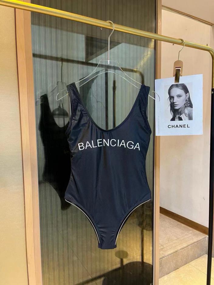 réplica,joyas,joyería,1:1,replica,fake,lujo,barato réplica,joyas,joyería,1:1,replica,fake,lujo,barato Costume intero BALENCIAGA