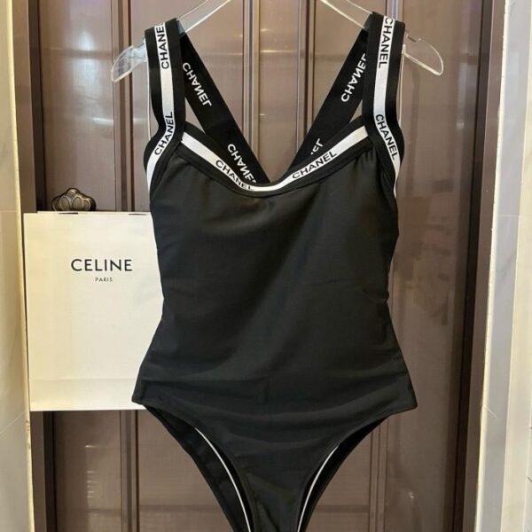 réplica,joyas,joyería,1:1,replica,fake,lujo,barato Il nuovo costume intero di Chanel