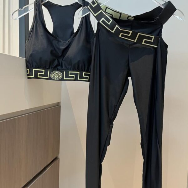 réplica,joyas,joyería,1:1,replica,fake,lujo,barato Il nuovo costume intero di Chanel