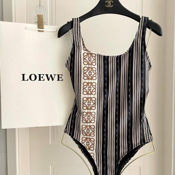 réplica,joyas,joyería,1:1,replica,fake,lujo,barato Los nuevos trajes de baño de Loewe Counter son aptos para diversos escenarios: playa, piscina, aguas termales, parque acuático, rafting.