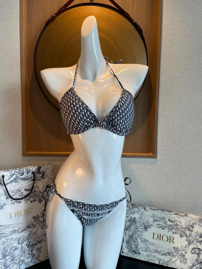 réplica,joyas,joyería,1:1,replica,fake,lujo,barato réplica,joyas,joyería,1:1,replica,fake,lujo,barato Traje de baño bikini Dior adecuado para diversos escenarios ♀Playa, piscina, aguas termales, parque acuático, rafting