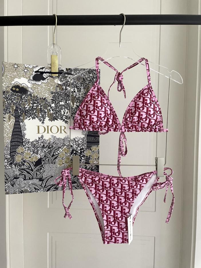 réplica,joyas,joyería,1:1,replica,fake,lujo,barato réplica,joyas,joyería,1:1,replica,fake,lujo,barato El nuevo bikini de Dior es un bañador apto para diversos escenarios: playa, piscina, aguas termales, parque acuático, rafting.