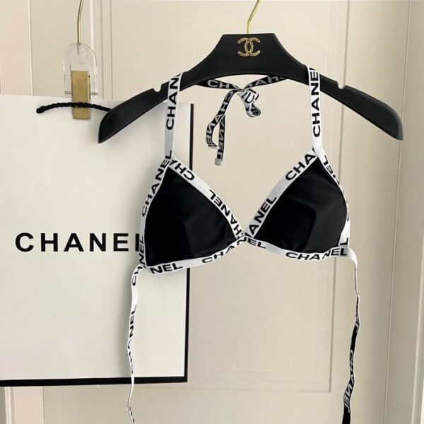 réplica,joyas,joyería,1:1,replica,fake,lujo,barato El nuevo traje de baño dividido de Chanel es adecuado para varios escenarios: playa, piscina, aguas termales, parque acuático, rafting.