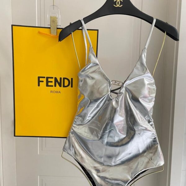 réplica,joyas,joyería,1:1,replica,fake,lujo,barato El traje de baño de una pieza de doble cara Fendi es adecuado para varios escenarios: playa, piscina, aguas termales, parque acuático, rafting.