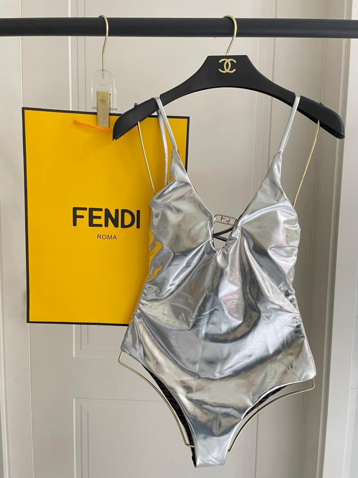 réplica,joyas,joyería,1:1,replica,fake,lujo,barato réplica,joyas,joyería,1:1,replica,fake,lujo,barato El traje de baño de una pieza de doble cara Fendi es adecuado para varios escenarios: playa, piscina, aguas termales, parque acuático, rafting.