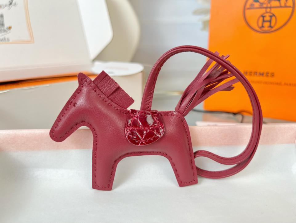 réplica,joyas,joyería,1:1,replica,fake,lujo,barato réplica,joyas,joyería,1:1,replica,fake,lujo,barato Colgante y llavero original de bolso HERMES Rodeo pegase de alta calidad hechos con costuras hechas a mano