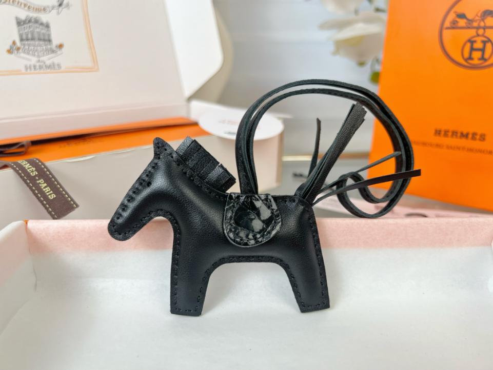 réplica,joyas,joyería,1:1,replica,fake,lujo,barato réplica,joyas,joyería,1:1,replica,fake,lujo,barato Colgante y llavero original de bolso HERMES Rodeo pegase de alta calidad hechos con costuras hechas a mano