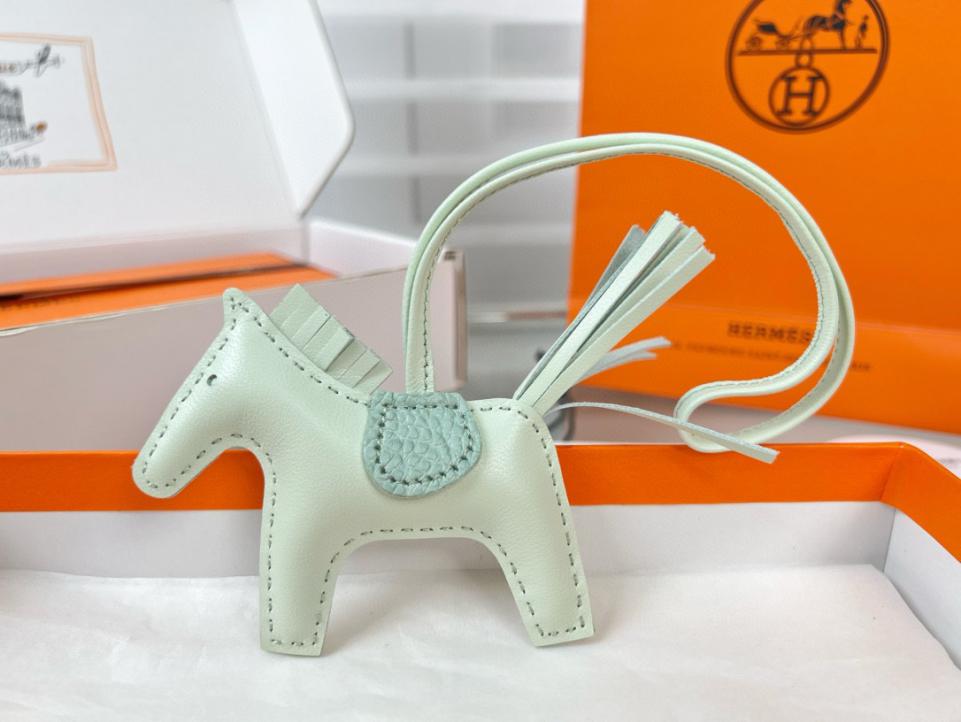 réplica,joyas,joyería,1:1,replica,fake,lujo,barato réplica,joyas,joyería,1:1,replica,fake,lujo,barato Colgante y llavero original de bolso HERMES Rodeo pegase de alta calidad hechos con costuras hechas a mano