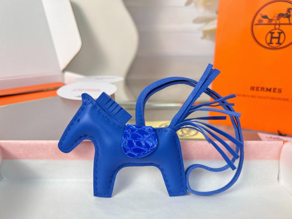 réplica,joyas,joyería,1:1,replica,fake,lujo,barato réplica,joyas,joyería,1:1,replica,fake,lujo,barato Colgante y llavero original de bolso HERMES Rodeo pegase de alta calidad hechos con costuras hechas a mano