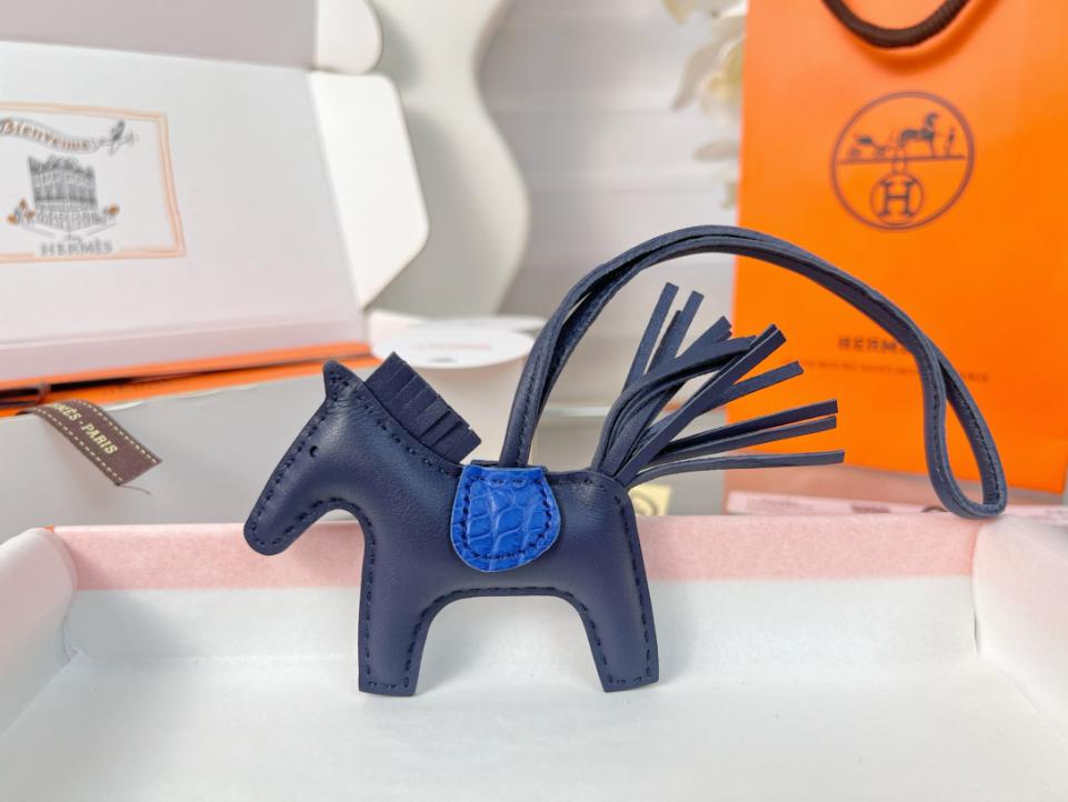 réplica,joyas,joyería,1:1,replica,fake,lujo,barato réplica,joyas,joyería,1:1,replica,fake,lujo,barato Colgante y llavero original de bolso HERMES Rodeo pegase de alta calidad hechos con costuras hechas a mano