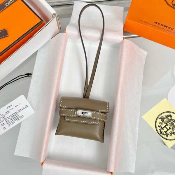 réplica,joyas,joyería,1:1,replica,fake,lujo,barato Colgante para bolso de auriculares HERMES Kelly, producto exquisito original, puramente hecho a mano con costuras