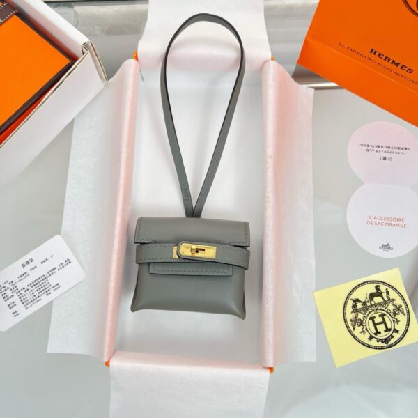 réplica,joyas,joyería,1:1,replica,fake,lujo,barato Colgante para bolso de auriculares HERMES Kelly, producto exquisito original, puramente hecho a mano con costuras