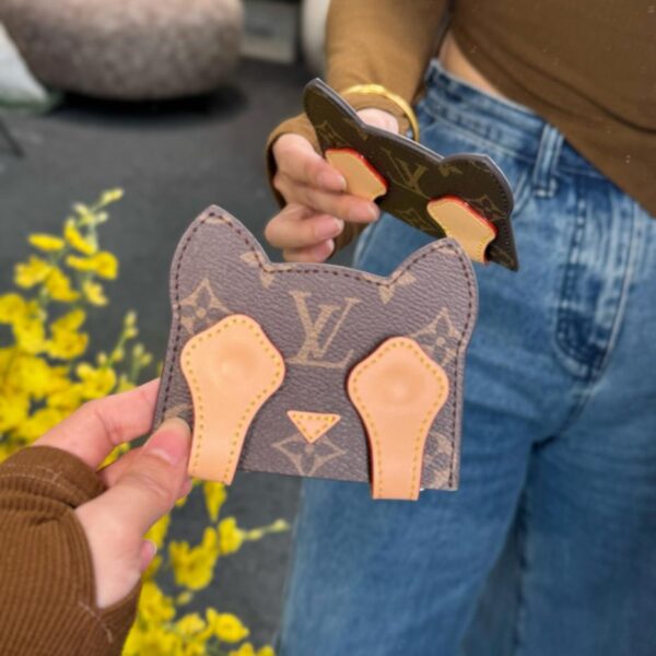 réplica,joyas,joyería,1:1,replica,fake,lujo,barato Tarjetero Louis Vuitton con forma de pata de gato