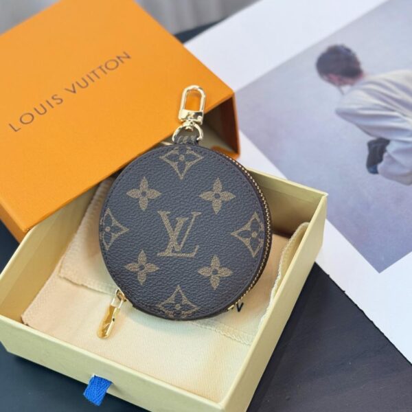 réplica,joyas,joyería,1:1,replica,fake,lujo,barato Monedero redondo Louis Vuitton colgante 8 colores Monedero serie Vivienne vivi