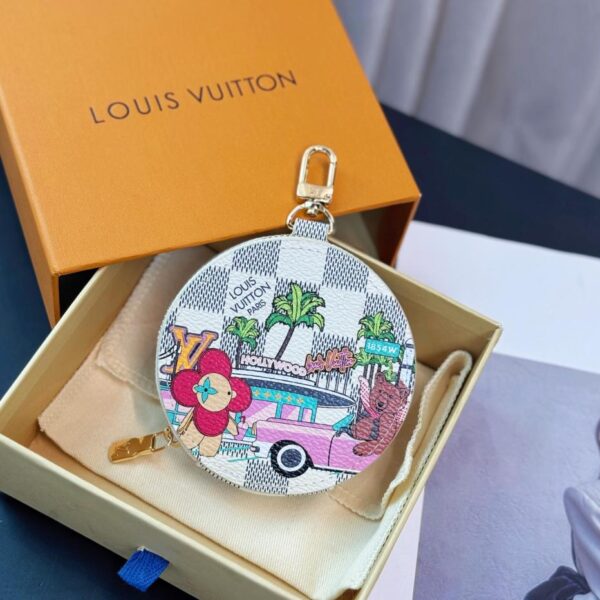 réplica,joyas,joyería,1:1,replica,fake,lujo,barato Monedero redondo Louis Vuitton colgante 8 colores Monedero serie Vivienne vivi