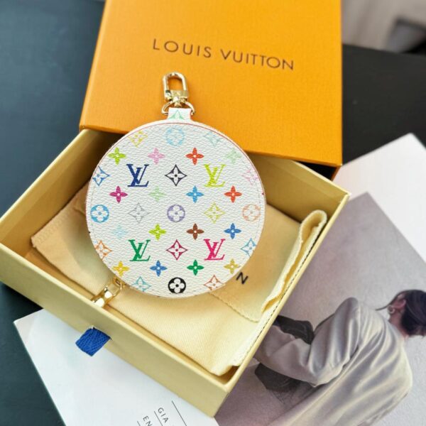 réplica,joyas,joyería,1:1,replica,fake,lujo,barato Monedero redondo Louis Vuitton colgante 8 colores Monedero serie Vivienne vivi