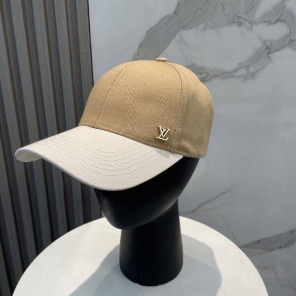 réplica,joyas,joyería,1:1,replica,fake,lujo,barato Gorra de béisbol Louis Vuitton de primavera y verano.