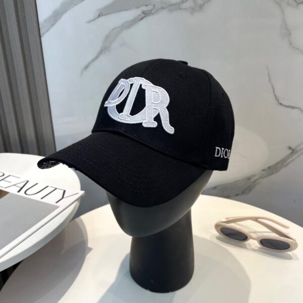 réplica,joyas,joyería,1:1,replica,fake,lujo,barato La nueva gorra de béisbol bordada con volumen de Dior Dior