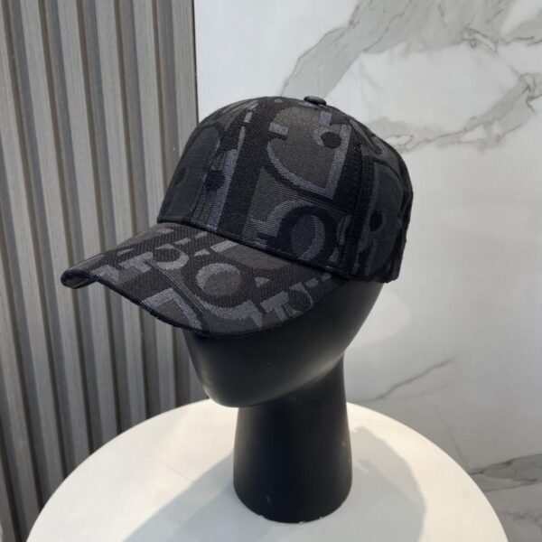 réplica,joyas,joyería,1:1,replica,fake,lujo,barato Gorra de béisbol Dior nueva y original.
